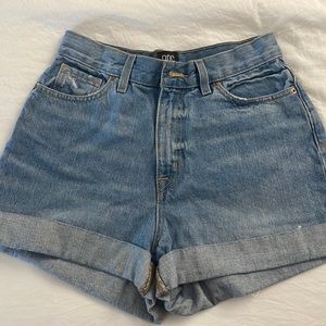 Urban Outfitters: Highrise Mom Shorts